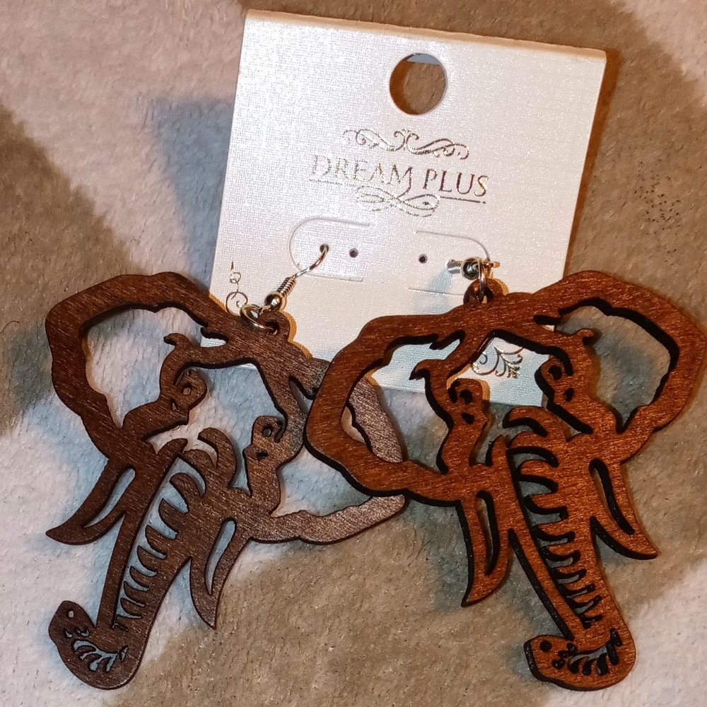 Dark brown Elephant Etched Face